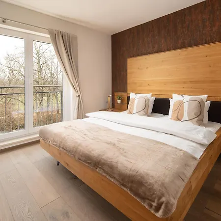 Hotel Vier Jahreszeiten Therme & Kliniken Bad Krozingen Naehe Freiburg & Schwarzwald Ideal Fuer Wellness Kur & Business Ausfluege 24H Check In- Wlan & Parken Gratis Exterior photo