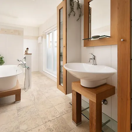 Hotel Vier Jahreszeiten Therme & Kliniken Bad Krozingen Naehe Freiburg & Schwarzwald Ideal Fuer Wellness Kur & Business Ausfluege 24H Check In- Wlan & Parken Gratis Exterior photo