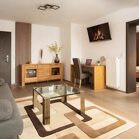 Hotel Vier Jahreszeiten Therme & Kliniken Bad Krozingen Naehe Freiburg & Schwarzwald Ideal Fuer Wellness Kur & Business Ausfluege 24H Check In- Wlan & Parken Gratis Exterior photo