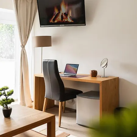 Hotel Vier Jahreszeiten Therme & Kliniken Bad Krozingen Naehe Freiburg & Schwarzwald Ideal Fuer Wellness Kur & Business Ausfluege 24H Check In- Wlan & Parken Gratis Exterior photo