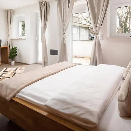 Hotel Vier Jahreszeiten Therme & Kliniken Bad Krozingen Naehe Freiburg & Schwarzwald Ideal Fuer Wellness Kur & Business Ausfluege 24H Check In- Wlan & Parken Gratis Exterior photo