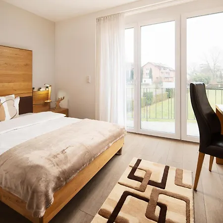 Hotel Vier Jahreszeiten Therme & Kliniken Bad Krozingen Naehe Freiburg & Schwarzwald Ideal Fuer Wellness Kur & Business Ausfluege 24H Check In- Wlan & Parken Gratis Exterior photo
