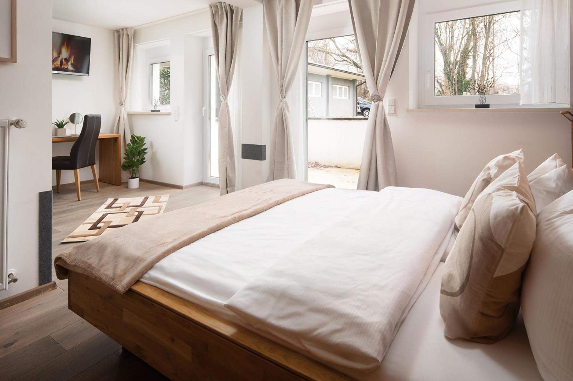 Hotel Vier Jahreszeiten Therme & Kliniken Naehe Freiburg & Schwarzwald Ideal Fuer Wellness Kur & Business Ausfluege 24h Check In- Wlan & Parken Gratis 3*
