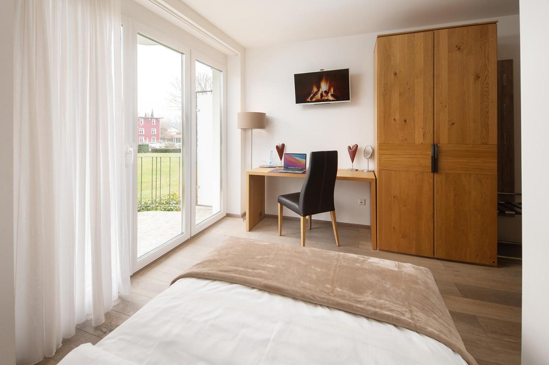 Vier Jahreszeiten Therme & Kliniken Naehe Freiburg & Schwarzwald Ideal Fuer Wellness Kur & Business Ausfluege 24h Check In- Wlan & Parken Gratis 3* Bad Krozingen
