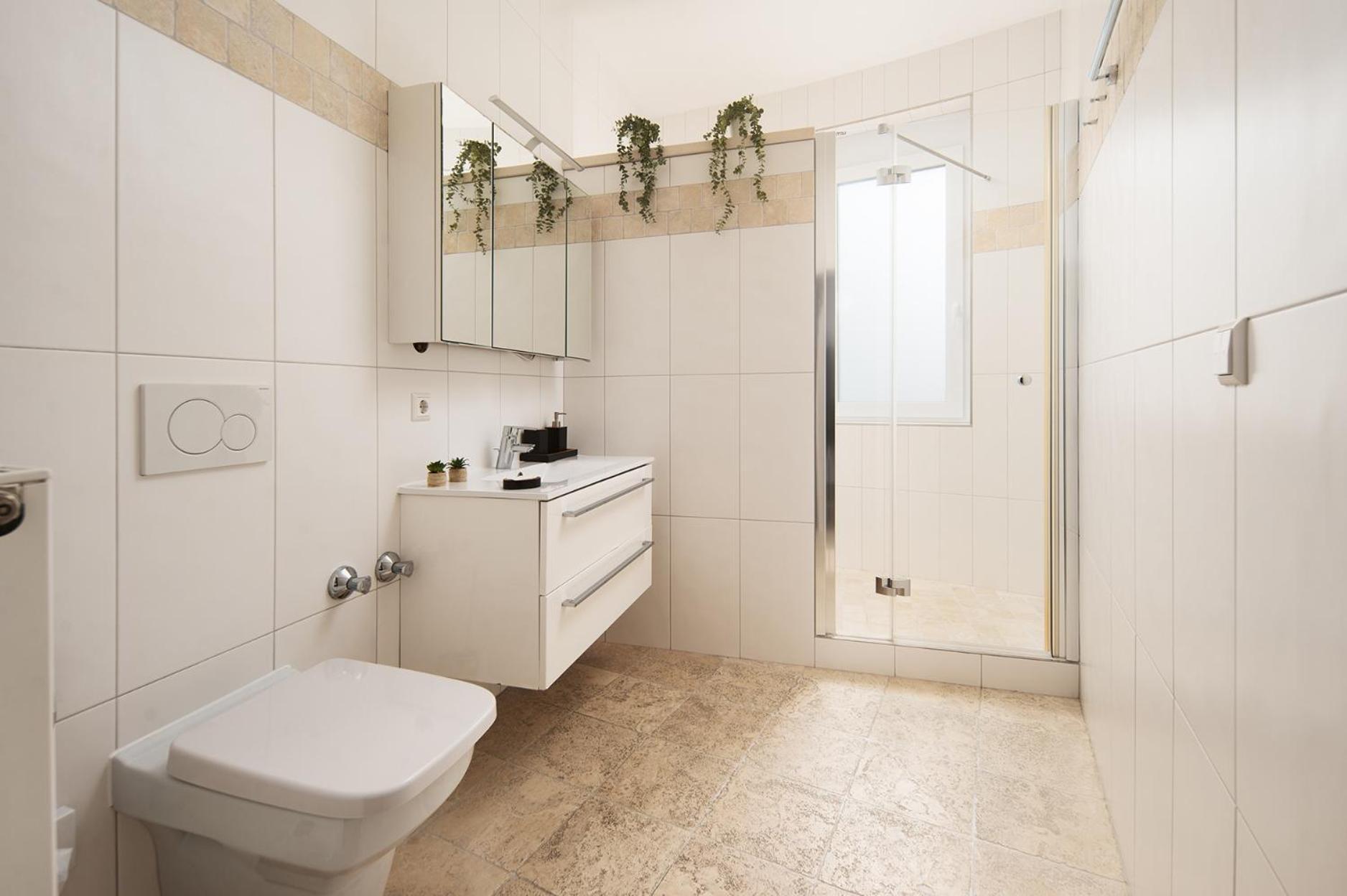 Hotel Vier Jahreszeiten Therme & Kliniken Naehe Freiburg & Schwarzwald Ideal Fuer Wellness Kur & Business Ausfluege 24h Check In- Wlan & Parken Gratis 3*